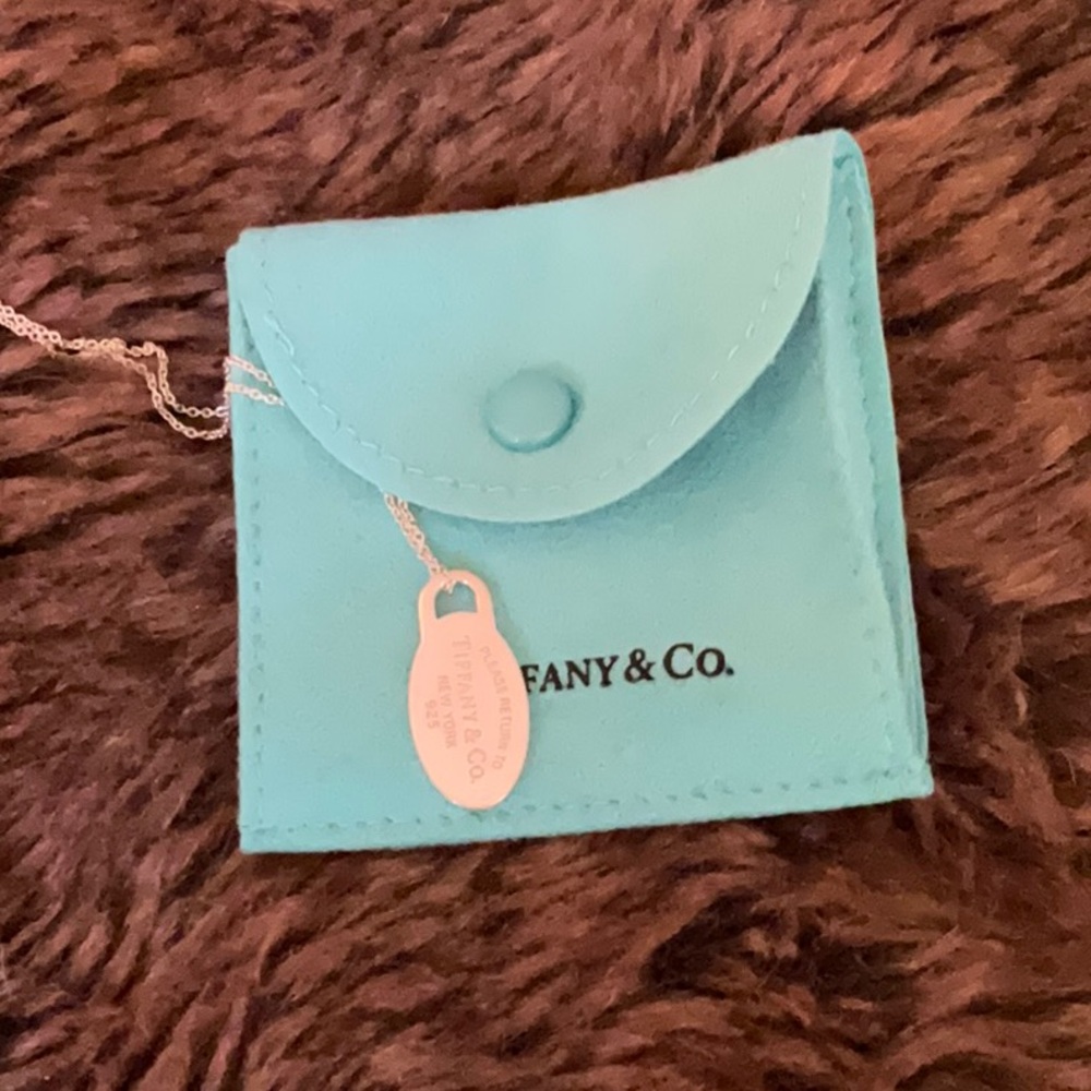 NWT NIB TIFFANY & CO. Sterling silver 16” chain oval shape return to Tiffany